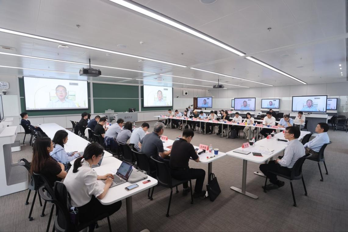 20260523-智能技术教育领域社会应用国家标准研讨会在Beat365中文官方网站召开-杨艳宾-研讨会现场.png