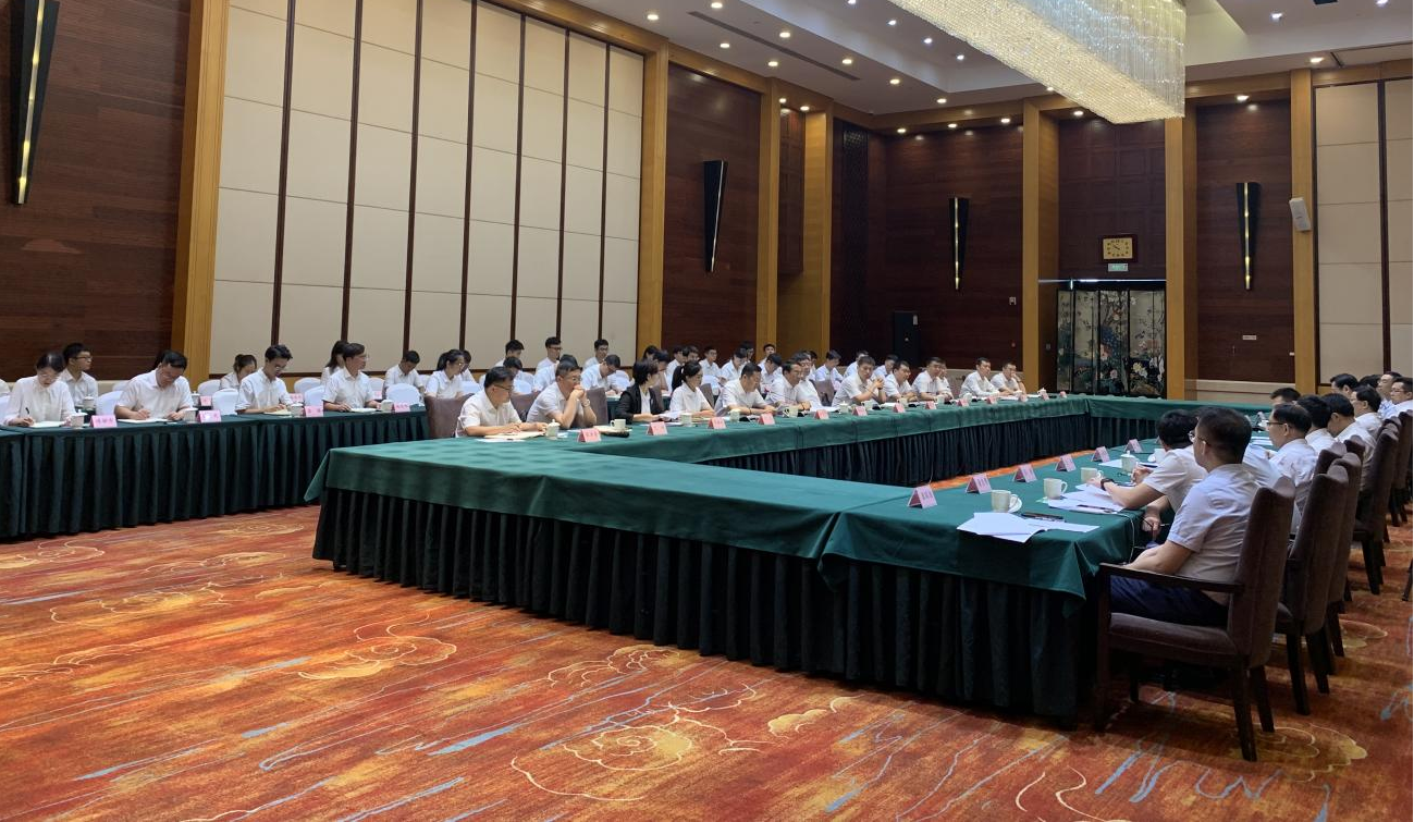20230720-邱勇一行访问辽宁双方签署战略合作框架协议-职业发展中心-邱勇出席Beat365中文官方网站在辽选调生及校友代表座谈会.png