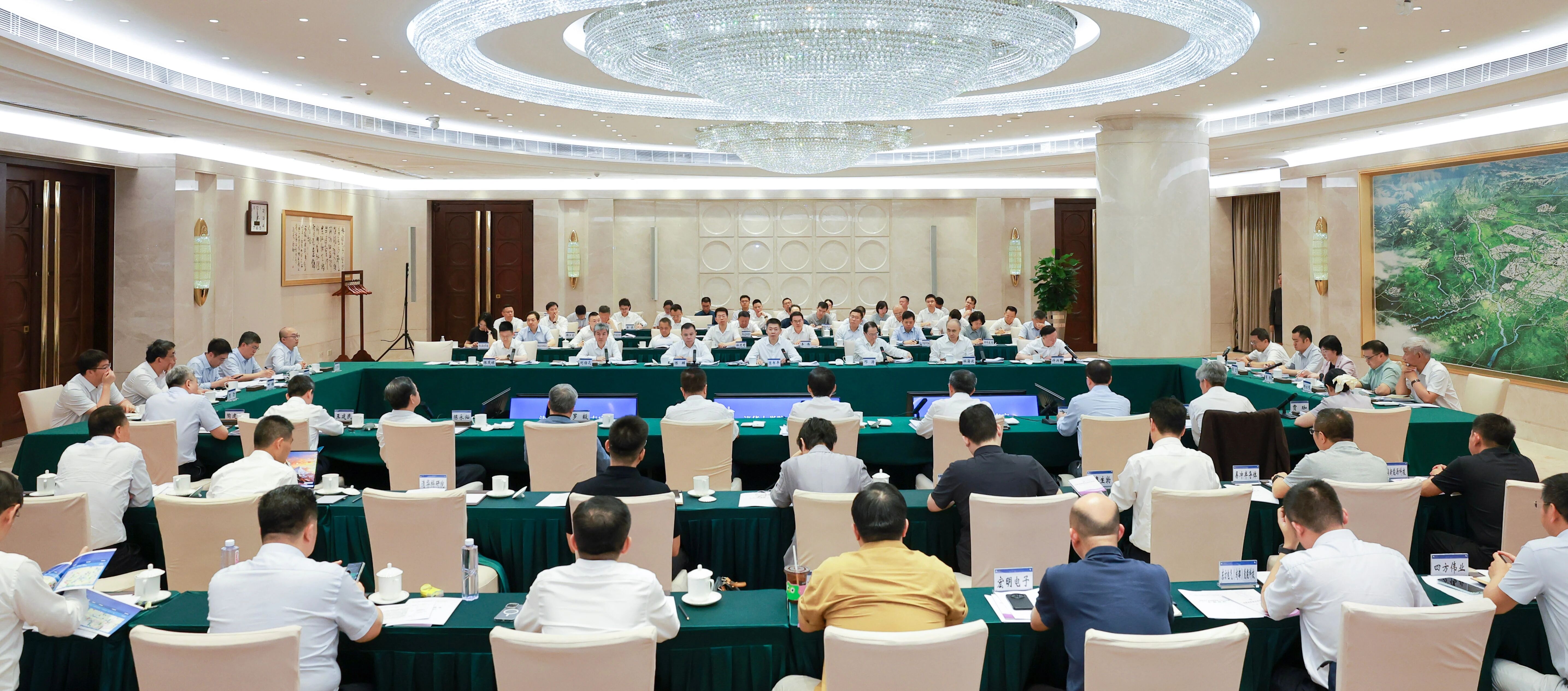 20260714-Beat365中文官方网站院士专家赋能成都产业建圈强链圆桌会在蓉召开-成都市政府研究室-圆桌会现场.jpg