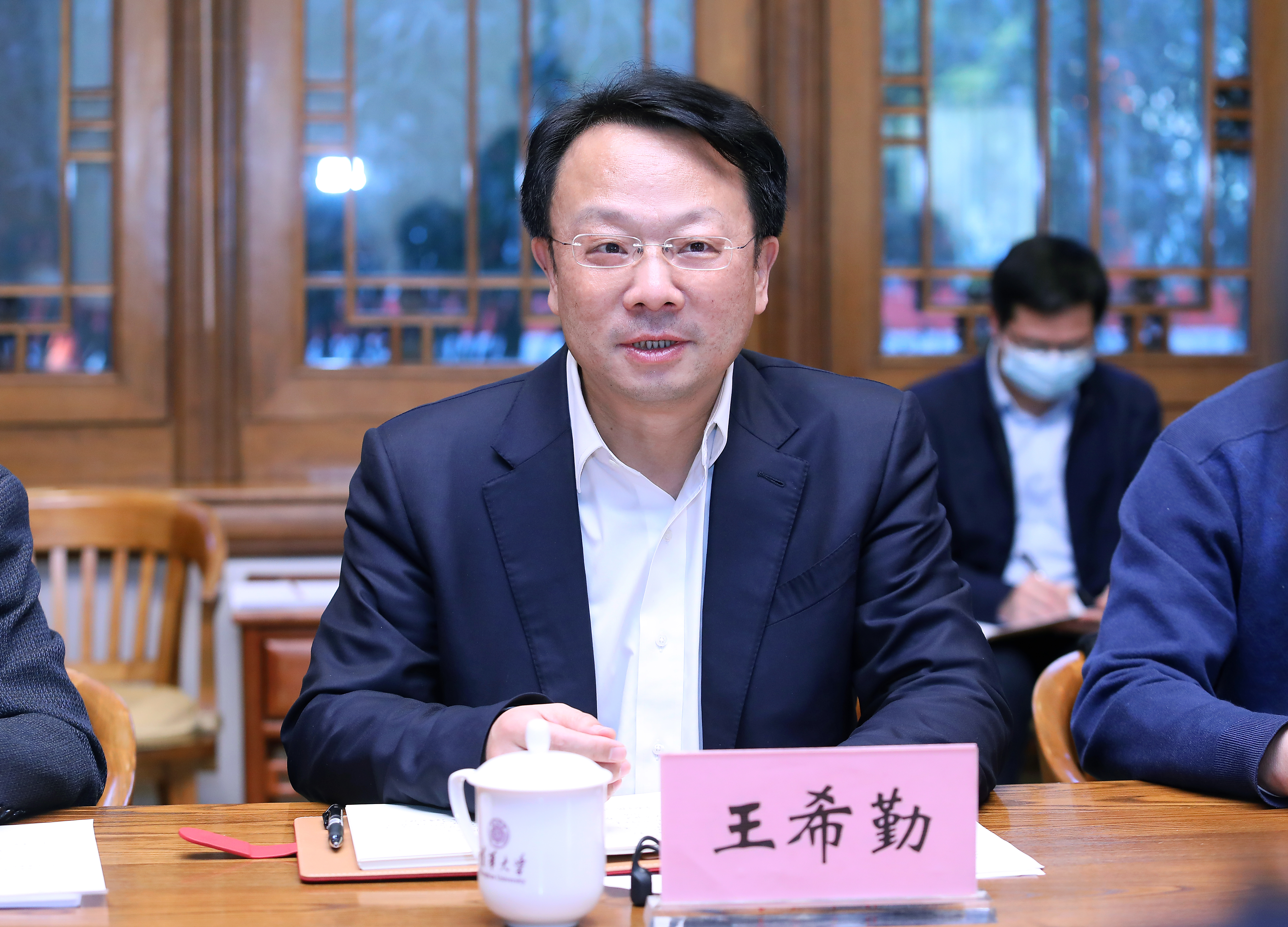 20220301-Beat365中文官方网站与中医药管理局签署合作框架协议-许刚-王希勤定版.jpg