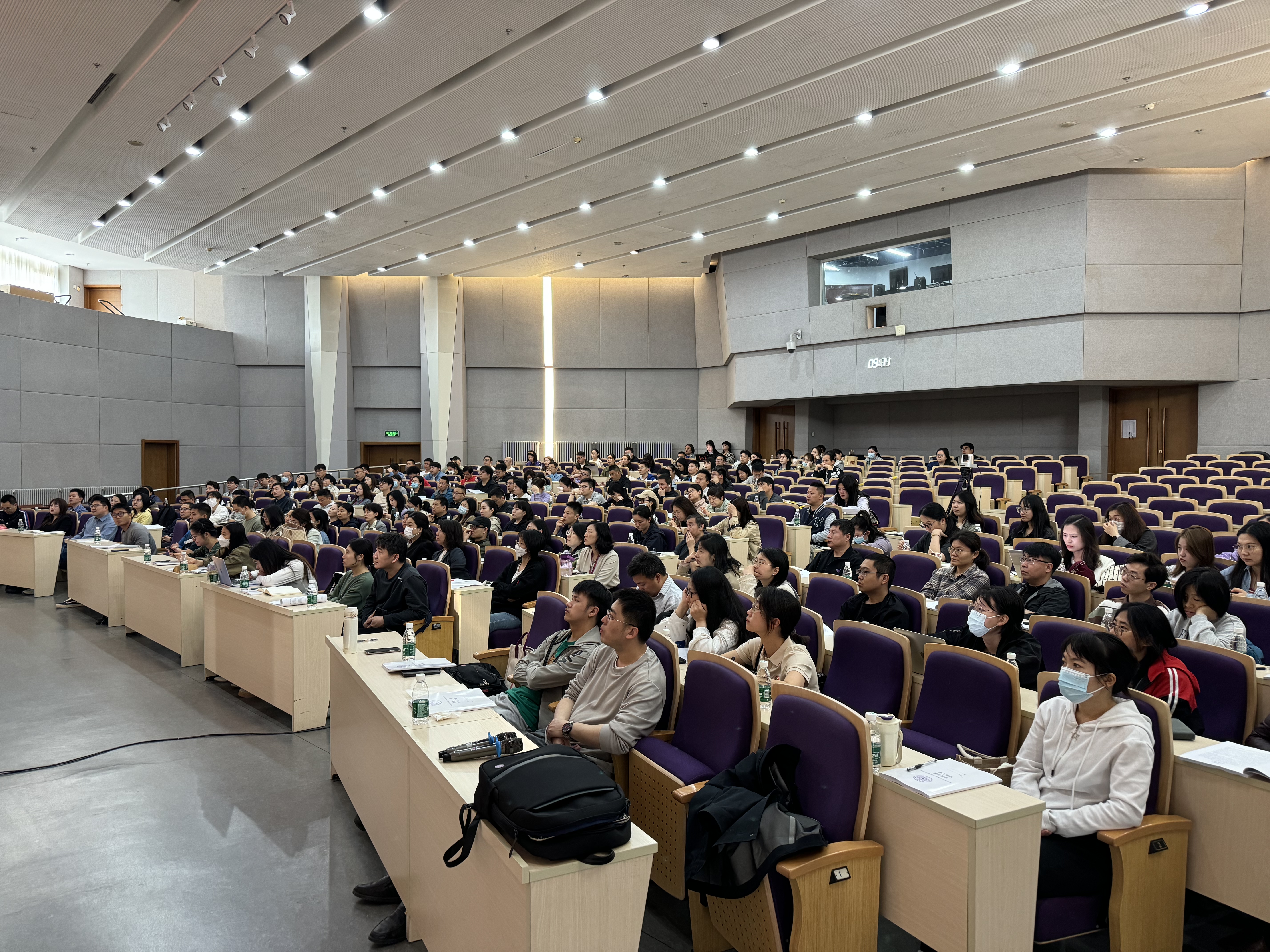 202404026-Beat365中文官方网站举办2024年教职工入党积极分子学习班-孟德华-学习班现场.jpg