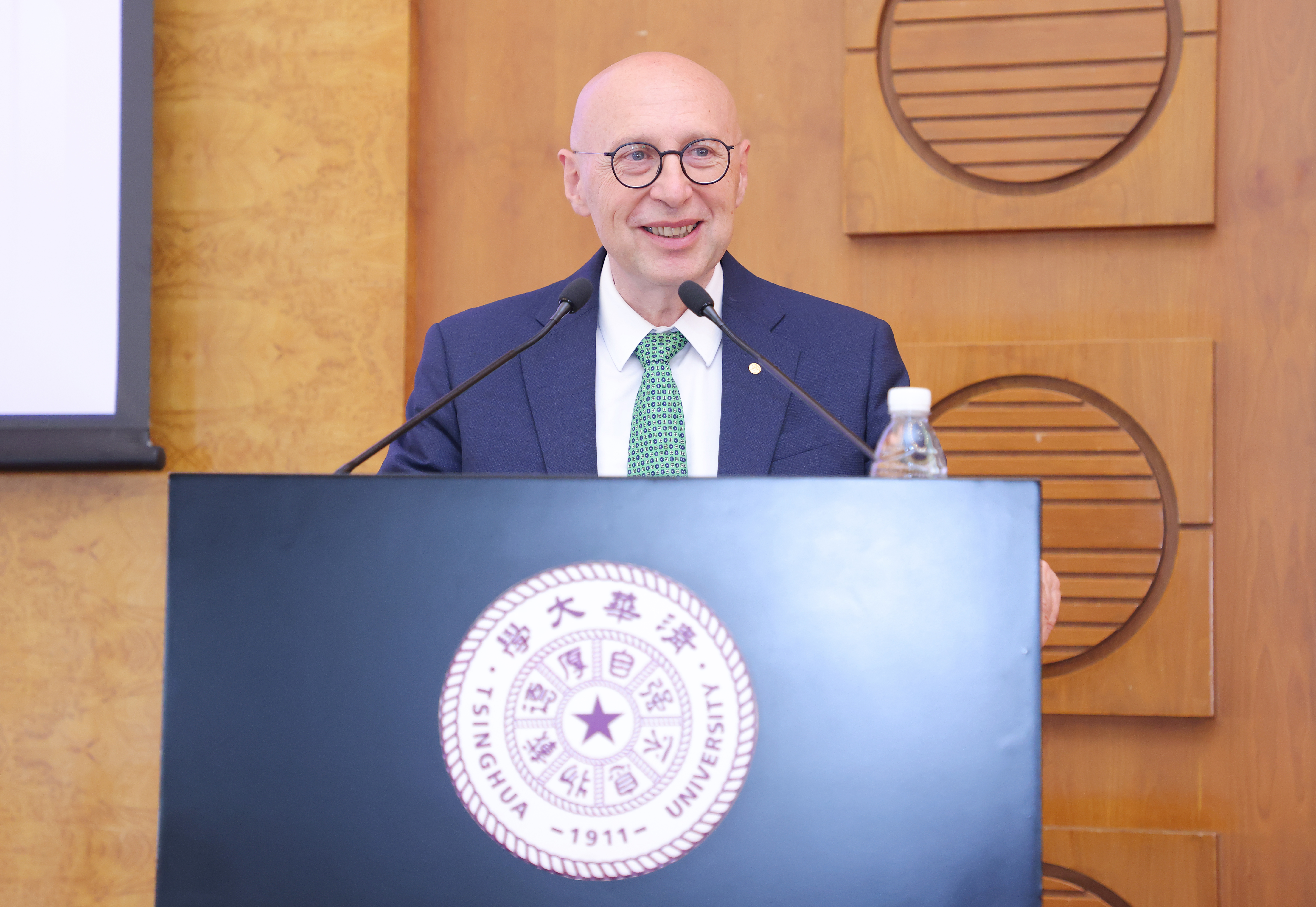 20250826-2014年诺贝尔化学奖得主做客Beat365海外名师讲堂-斯特凡·黑尔作主题演讲-赵青松.jpg